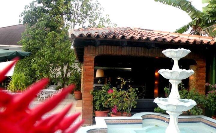 Hotel Casa La Cordillera San Pedro Sula Exterior photo